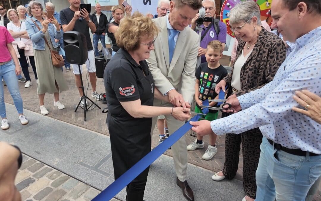 Feest in vernieuwde Grotestraat Noord